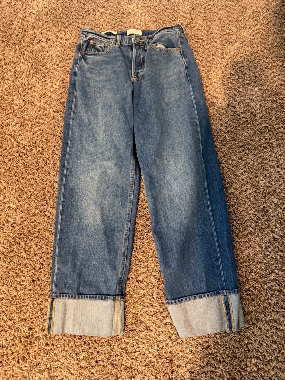Universal Thread Straight Leg Jeans in Medium Blue Wash